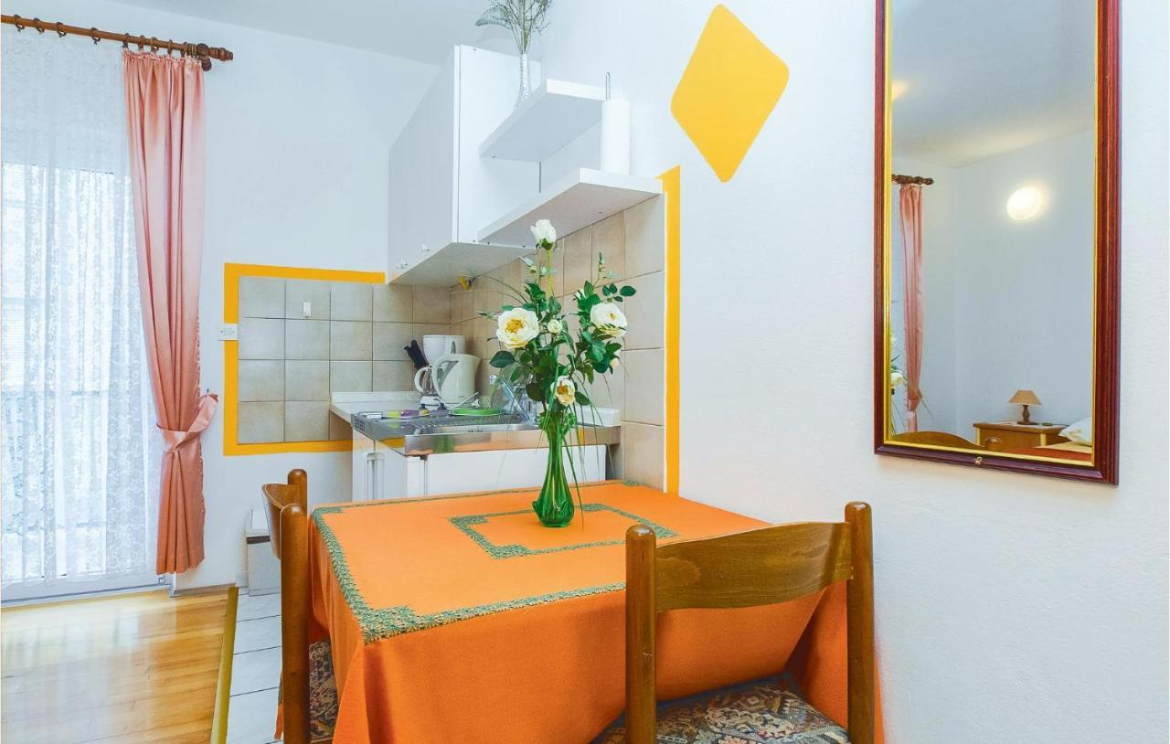 Lovely Apartment In Omis With Kitchenette Luaran gambar
