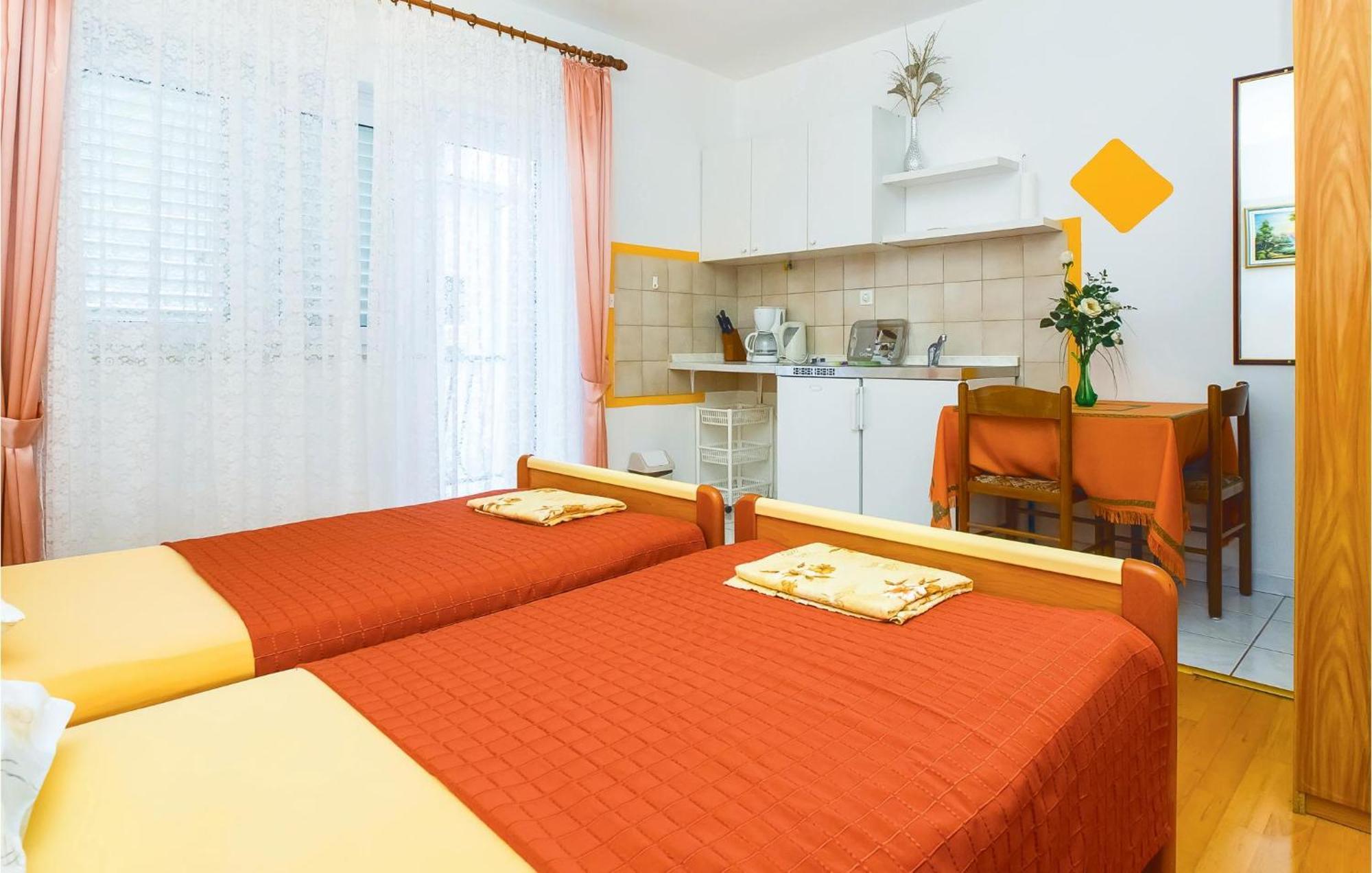 Lovely Apartment In Omis With Kitchenette Luaran gambar